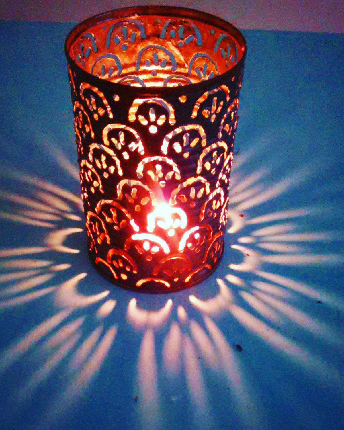 Straight Scallop Pattern Luminary Candle Holder